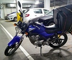 Vendo moto YBR e passo vaga de emprego no Pizza Hut Belfield
