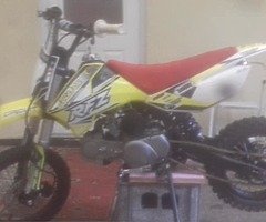 £300