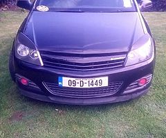 €3,000
