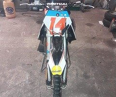 £1,200