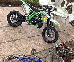£300