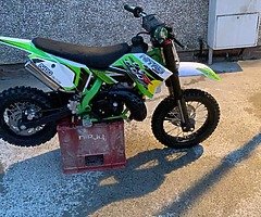 £300