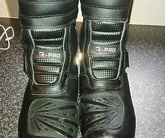 £30
