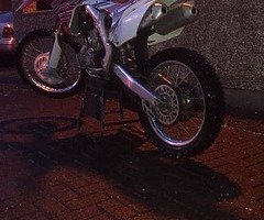 £3,000