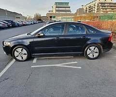 2010 - Image 4/10