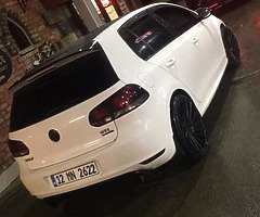 €8,300