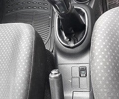 Toyota Yaris 2012 - Image 3/10