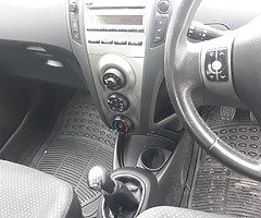 Toyota Yaris 2012 - Image 4/10