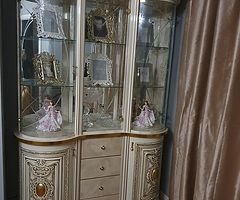 €800