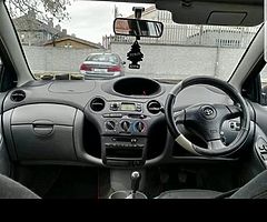 Toyota yaris - Image 7/10