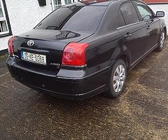 TOYOTA AVINSIS 05