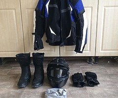 £300