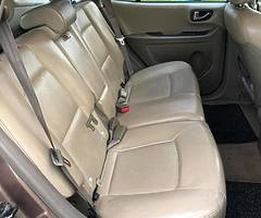 Hyundai Santa Fe Automatic 4x4 Diesel - Image 5/9