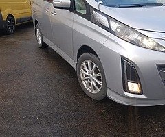 Mazda Biante 4x4 ECO 8 Seats