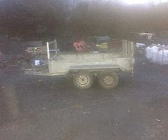 £650