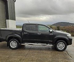TOYOTA HILUX INVINCIBLE 3.0D4D * AUTO * NEW CVRT * - Image 8/9