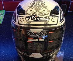 Motorbike helmet - Image 3/4