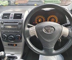 09 Toyota Corolla - Image 5/5