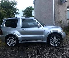 £3,000