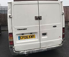 £800