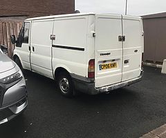 £800