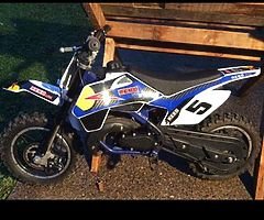 £200
