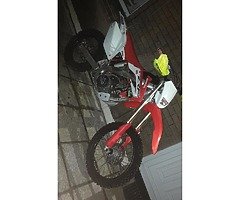 £3,000