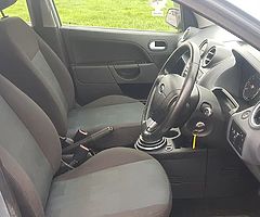 Ford fiesta 1.25cc zetec/petrol/manual - Image 8/10
