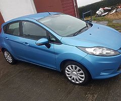 2012 Ford fiesta