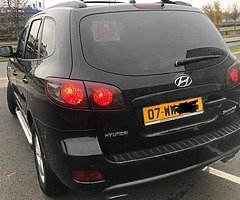 Hyundai Santa Fe 4WD - Image 4/10