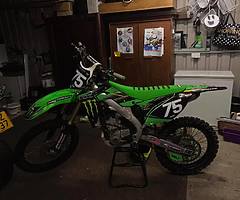 £2,400