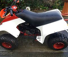 Yamaha 80cc 3 gears semi automatic quad bike in very good condition good for the xmas gift