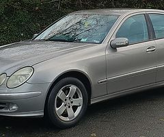 2004 Mercedes-Benz E-Class - Image 5/10
