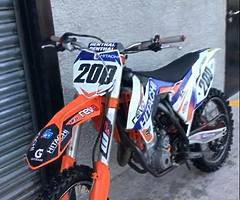 £2,300