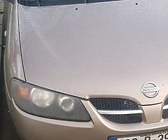 Nissan almera