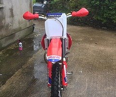 £2,400