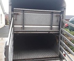 £950