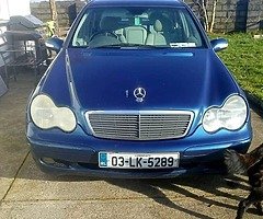€425
