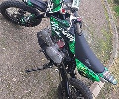 £500