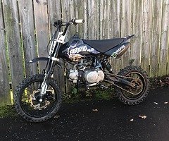 £300