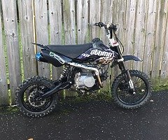 £300