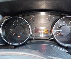 Se vinde. Urgent Pejo 3008 1.6 petrol an 2010. Preț 2900 euro pentru detalii la nr [hidden informati - Image 7/10