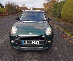 £8,900