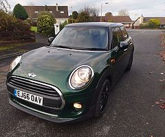 £8,900