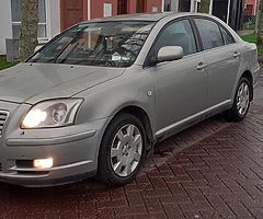 2005 Toyota avansis