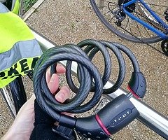 Black Ladybike with helmet and lock