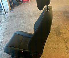 Renault Megane drivers seat - Image 4/4