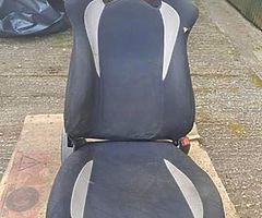 Bucket seats and exhaust - Image 5/5