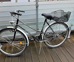 Lady's bike, everything working well, good condition!!! Collect in North Strand Road, Dublin 3.