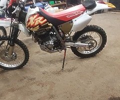 £2,000